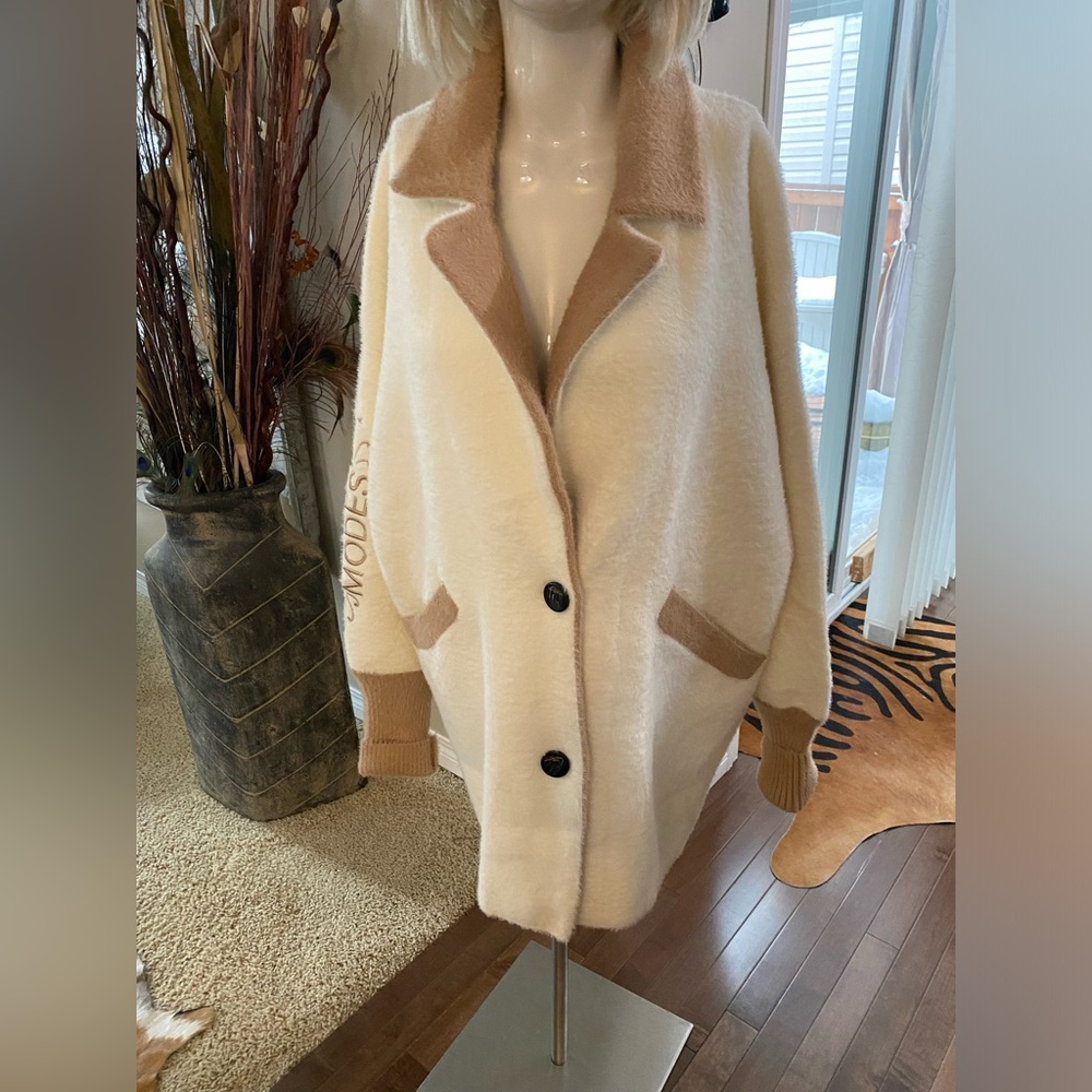 Beautiful jacket/sweatet
